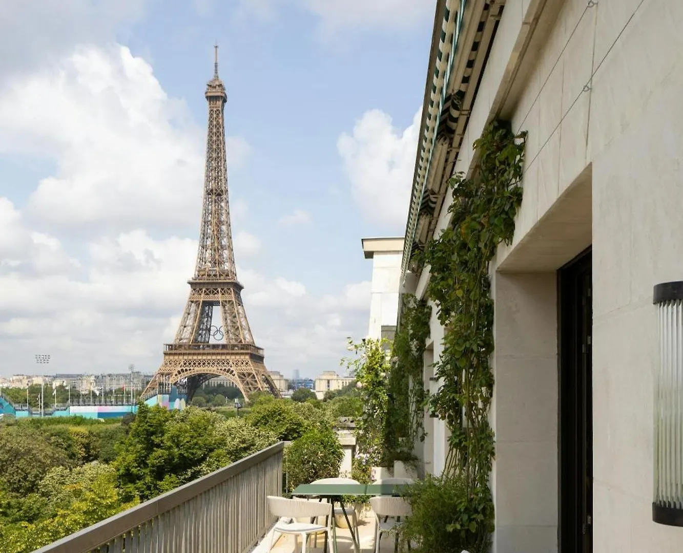 Luxury Apartment With Eiffel Tower View Paris