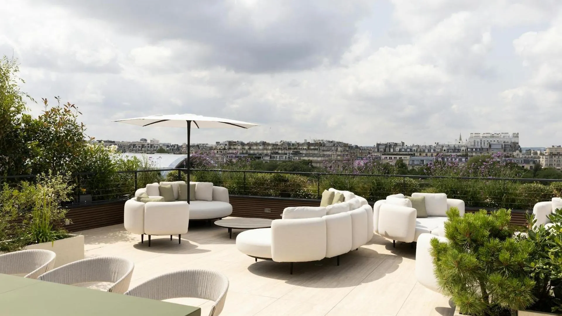Luxury Apartment With Eiffel Tower View Paris